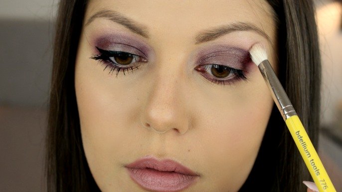 Get the look Berry toned smokey eye 6